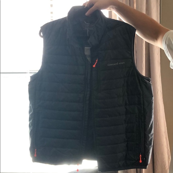 Vineyard Vines Men's Vest - Picture 1 of 4
